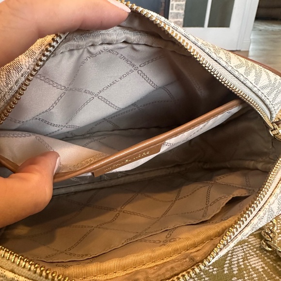 Michael Kors Cream and Tan Crossbody Bag - Picture 8 of 10